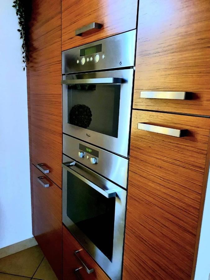 Divina Luxury Apartment With Jacuzzi Near The Lake Como Exterior foto